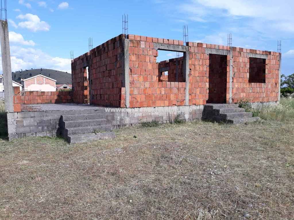 Prodaja, plac 1.761m2, Dajbabe, Podgorica