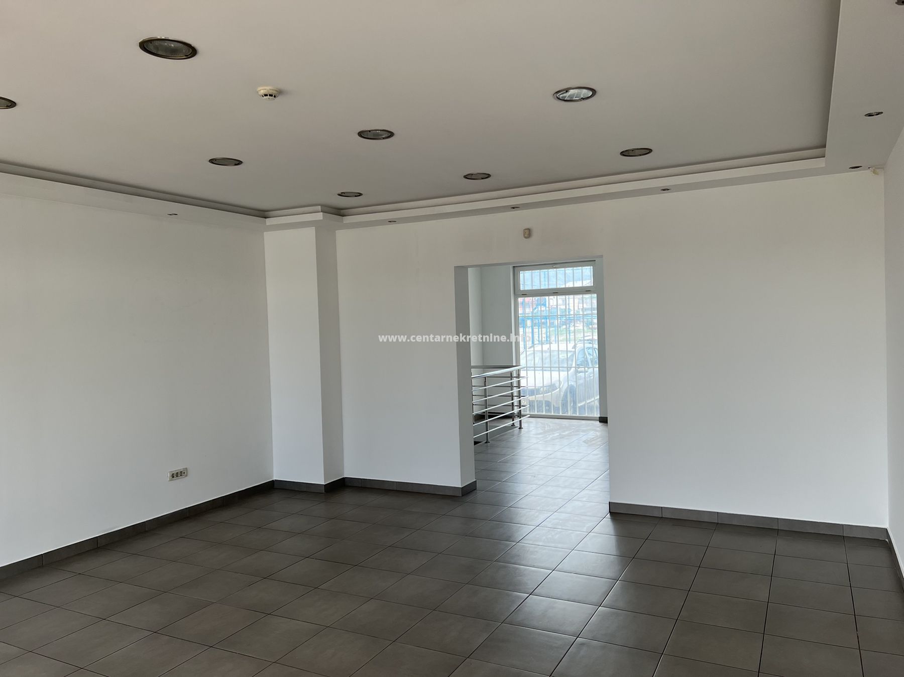 Business space, Stari aerodrom