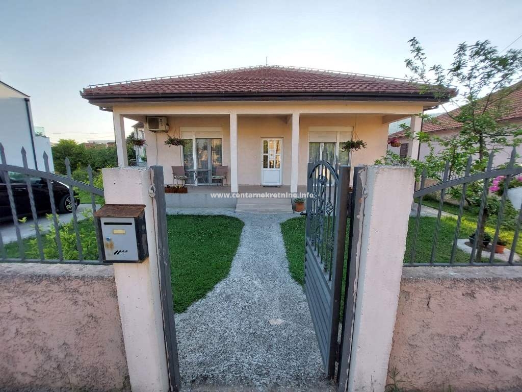 Izdavanje, kuća 120m2, Tološi, Podgorica