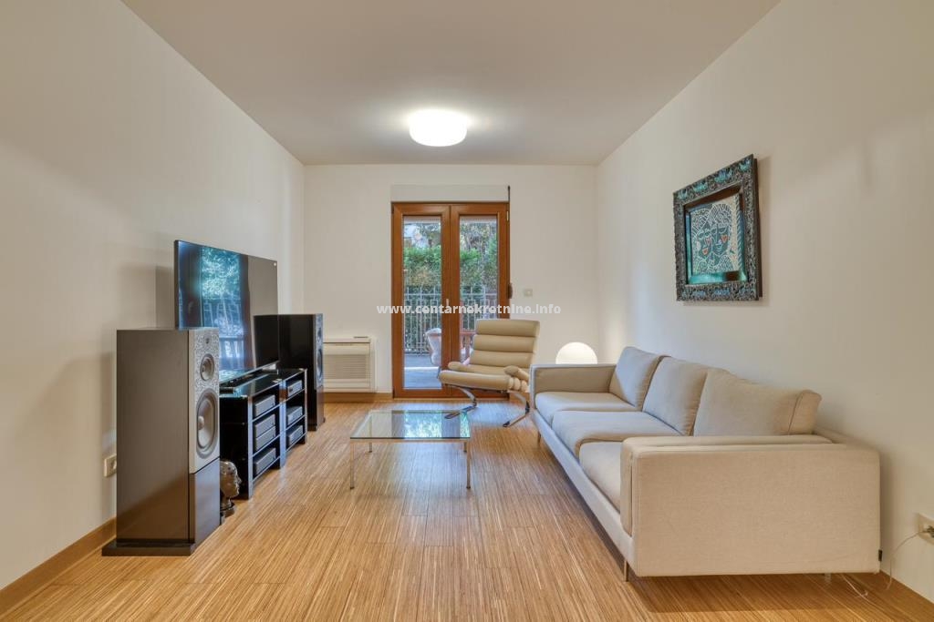 Prodaja, lux dvosoban stan 90m2, Gorica C, Podgorica