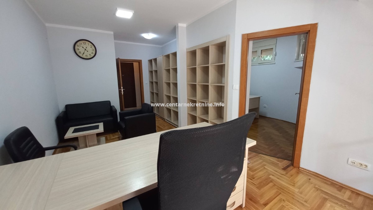 Izdavanje, poslovni prostor 40m2, Gorica C, Podgorica