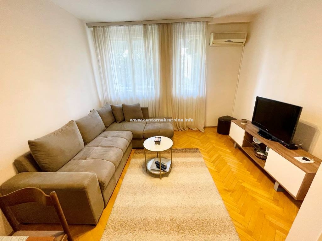 Izdavanje, jednosoban stan 45m2, Preko Morače, Podgorica