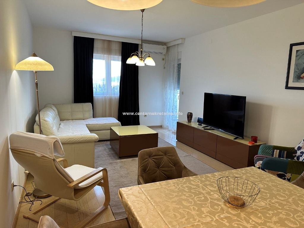 Izdavanje, dvosoban stan 75m2, City kvart, Podgorica 