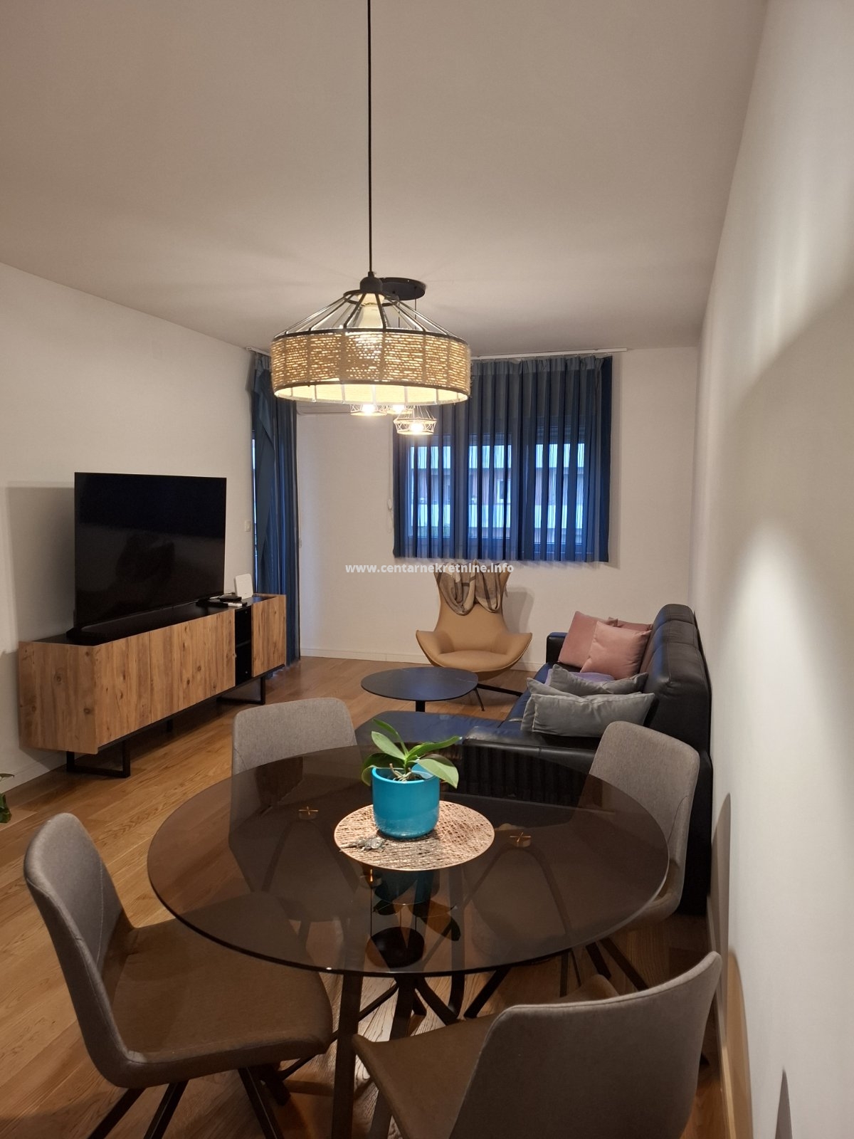 Izdavanje, jednosoban stan 50m2, Central Point, Podgorica