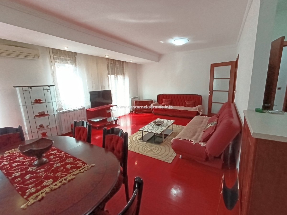 Izdavanje, dvosoban stan 85m2, Centar, Podgorica