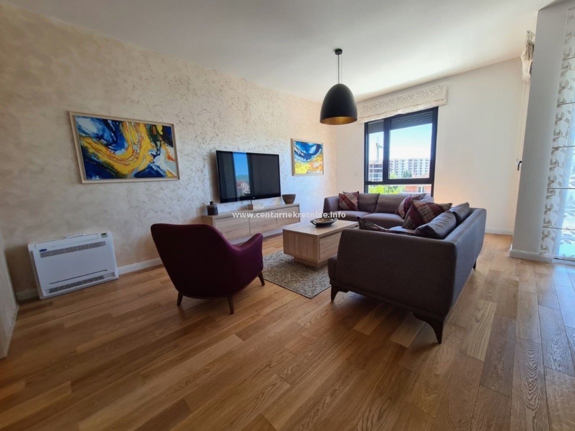 Izdavanje, lux trosoban stan 95m2, City kvart, Podgorica