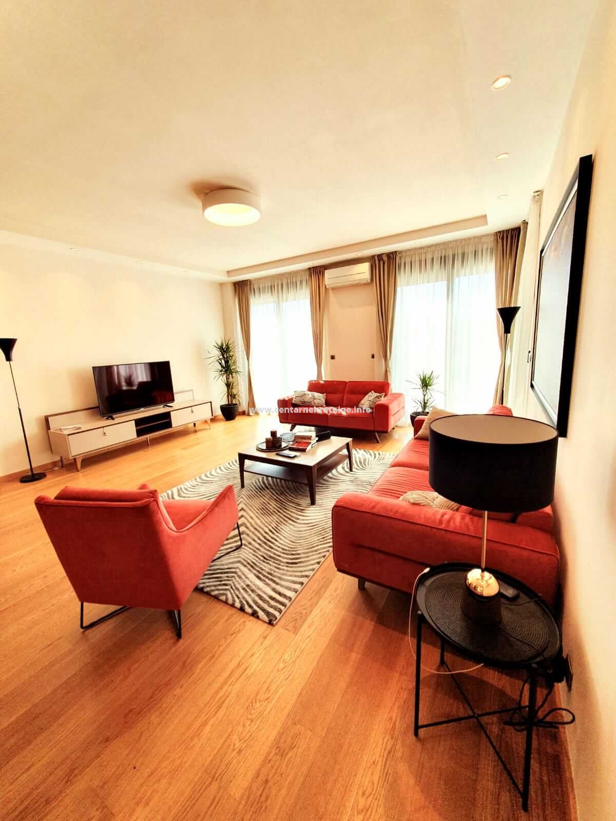 Izdavanje, lux dvosoban stan 110m2, Preko Morače, Podgorica