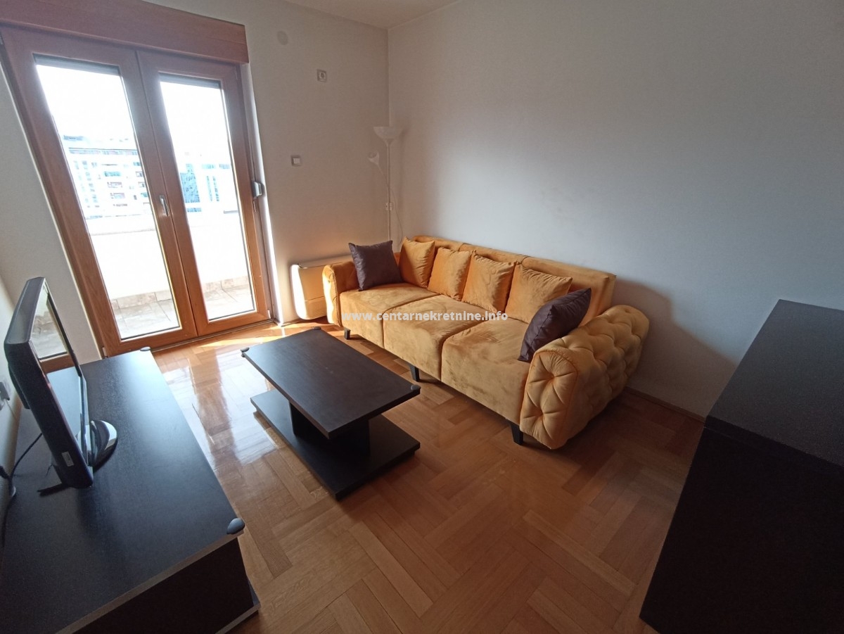 Izdavanje, jednosoban stan 52m2, Preko Morače, Podgorica