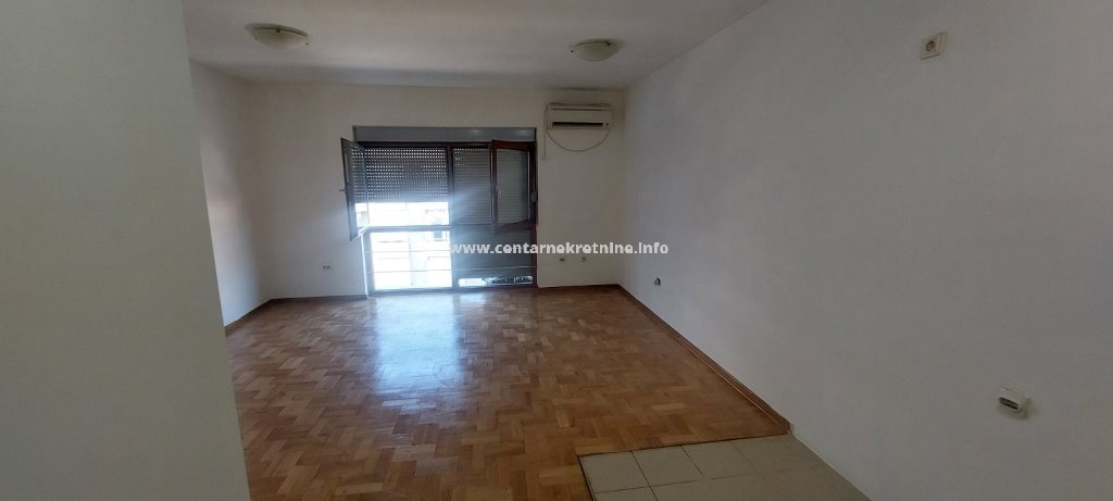 Prodaja, garsonjera 30m2, Tološka šuma, Podgorica 