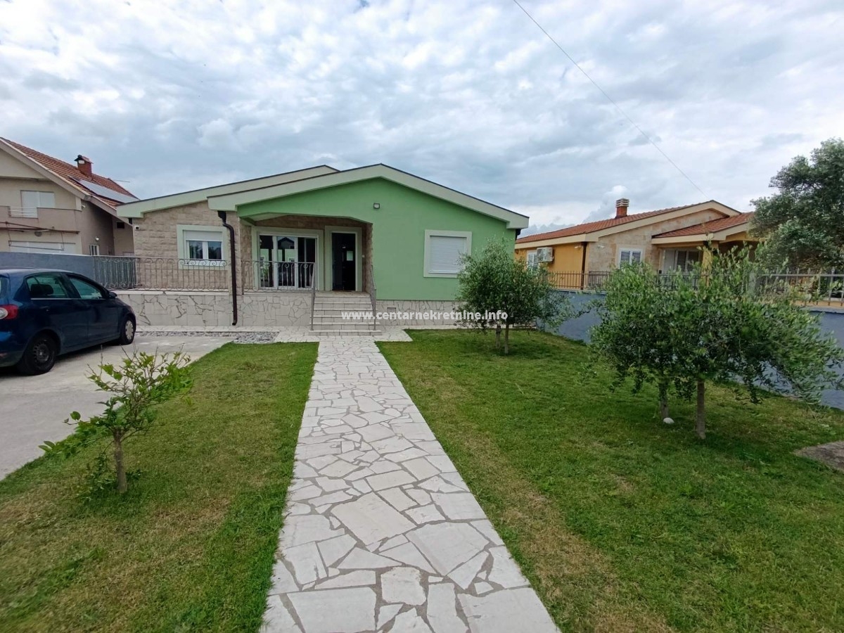 Izdavanje, kuća 165m2, Farmaci, Podgorica