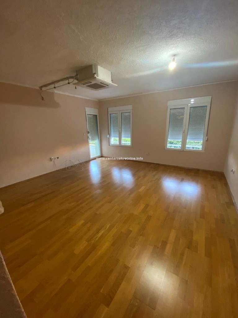 Izdavanje, dvosoban stan 69m2, Zabjelo, Podgorica 
