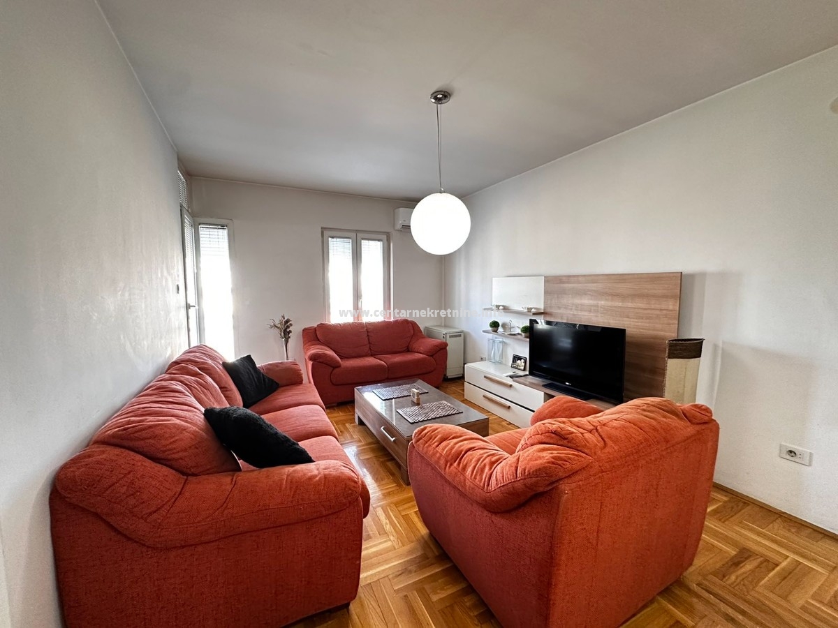 Izdavanje, jednosoban stan 42m2, City kvart, Podgorica