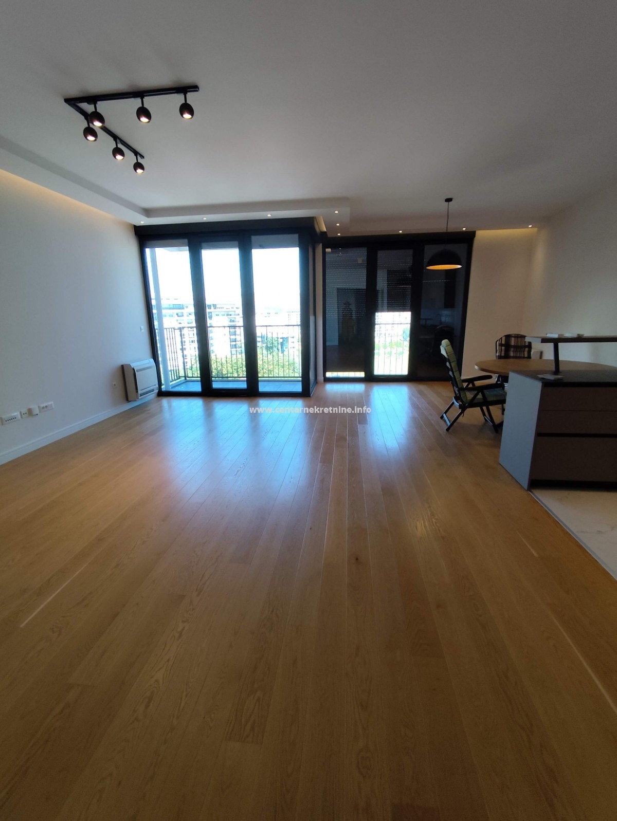 Izdavanje, lux trosoban stan 150m2, Preko Morače, Podgorica