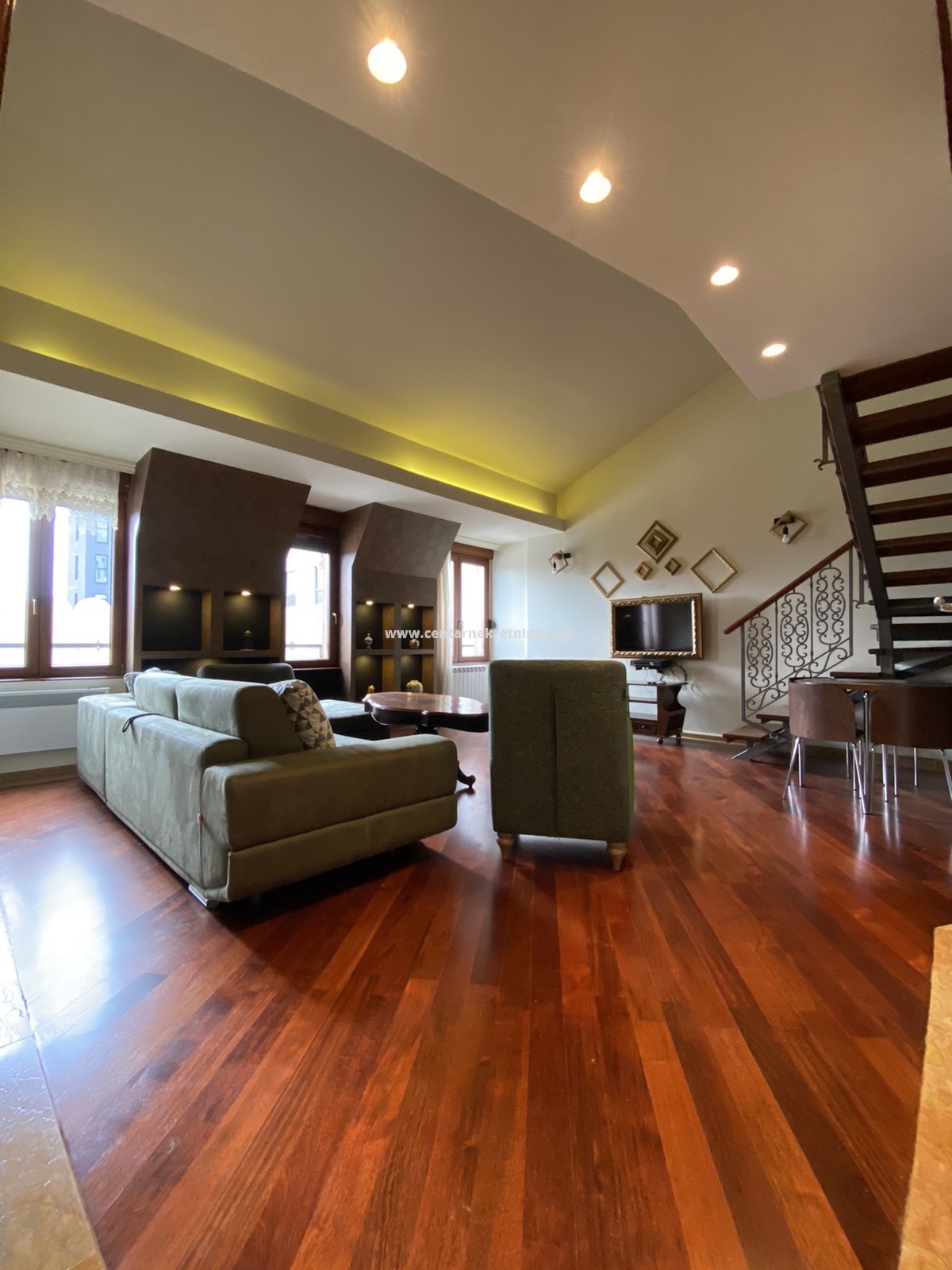 Izdavanje, lux dvosoban stan 90m2, Centar, Podgorica