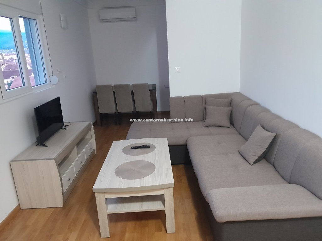 Izdavanje, jednosoban stan 49m2, Stari aerodrom, Podgorica