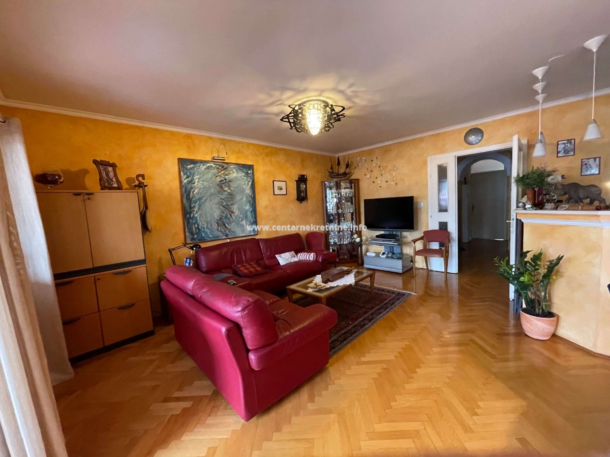 Izdavanje, dvosoban stan 85m2, Preko Morače, Podgorica