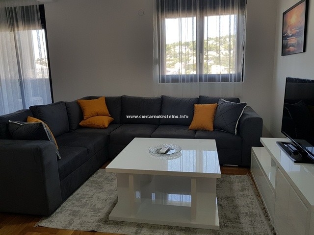 Izdavanje, dvosoban stan 65m2, Vezirov most, Podgorica