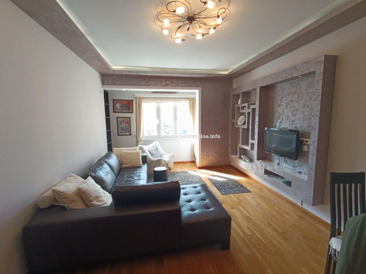 Izdavanje, jednosoban stan 53m2, City kvart, Podgorica