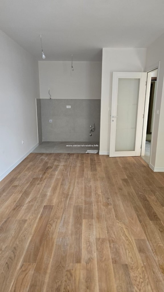 Izdavanje, jednosoban stan 48m2, Central Point, Podgorica 