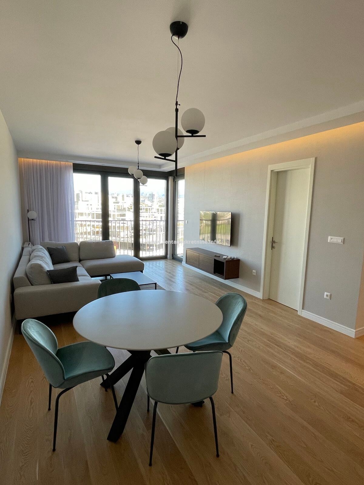 Izdavanje, lux jednosoban stan 56m2, Linea, Preko Morače, Podgorica