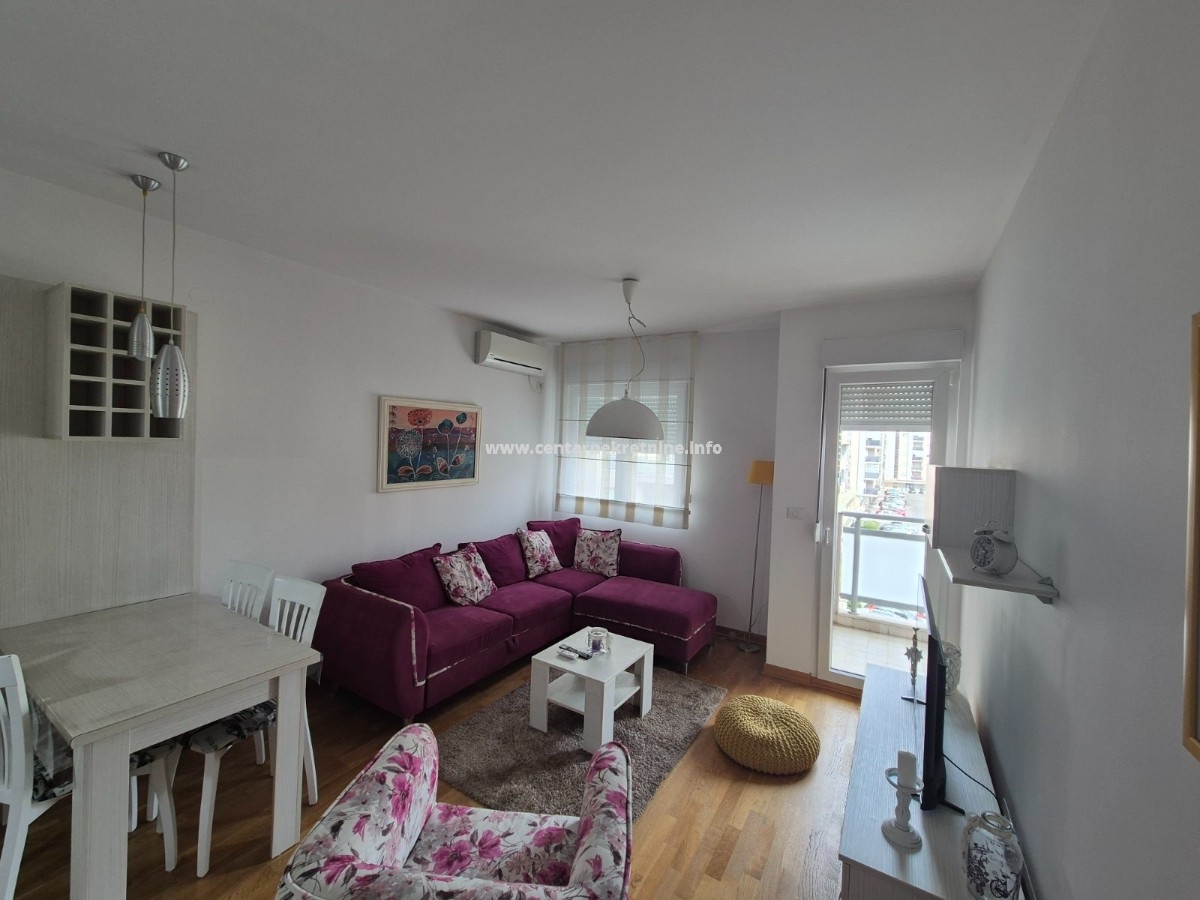 Izdavanje, jednosoban stan 45m2, City kvart, Podgorica