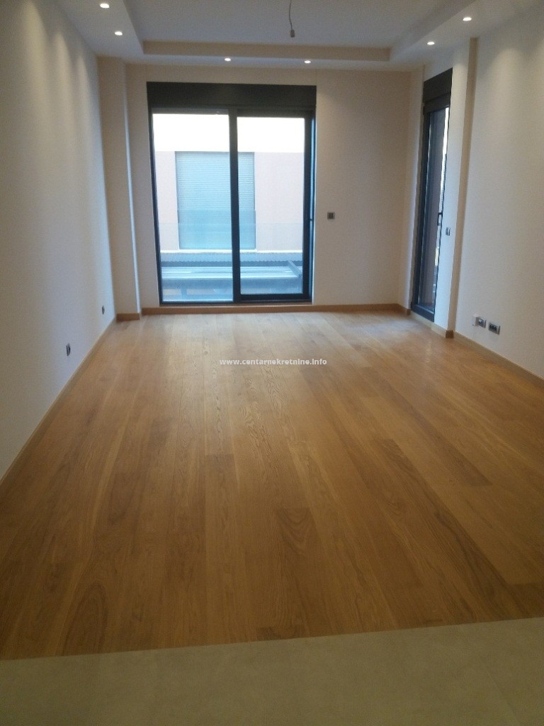 Izdavanje, poslovni prostor 52m2, Preko Morače, Podgorica