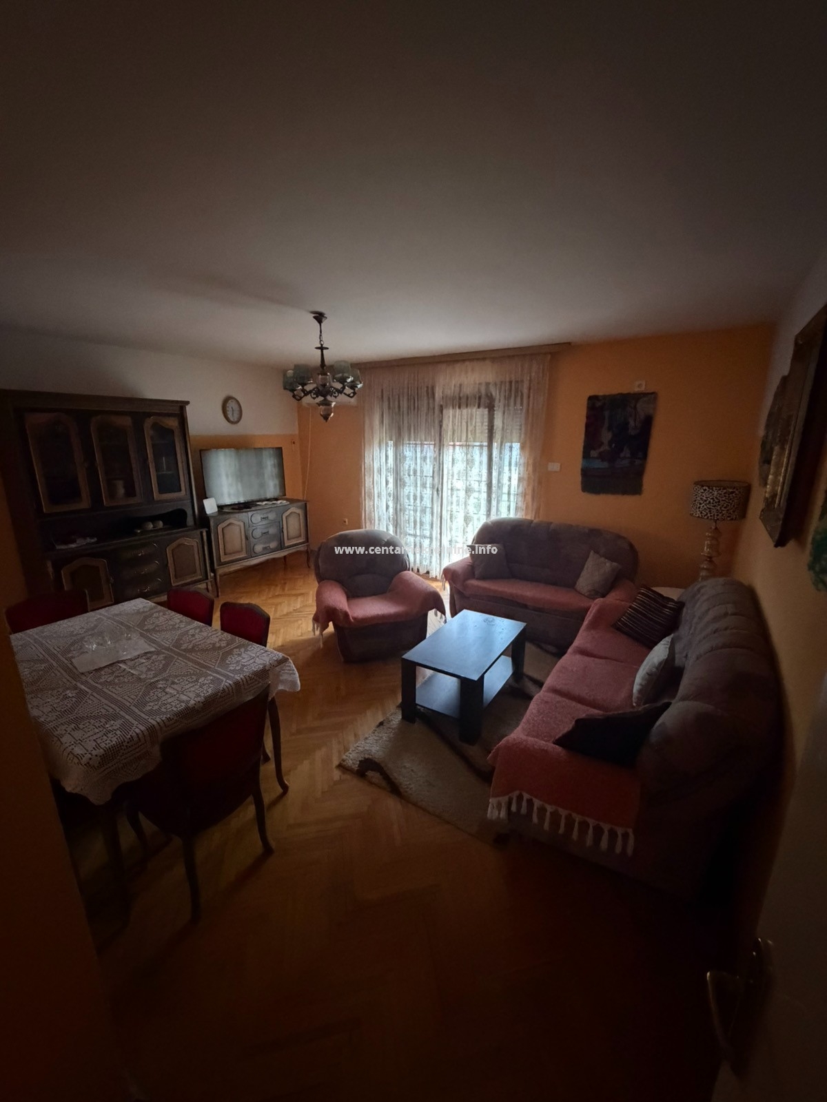 Izdavanje, trosoban stan u kući 100m2, Tološi, Podgorica