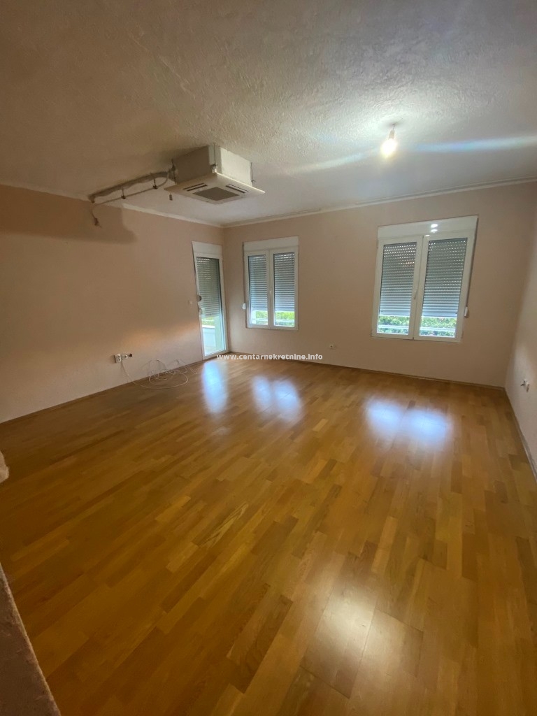 Izdavanje, dvosoban stan 69m2, Ljubović, Podgorica