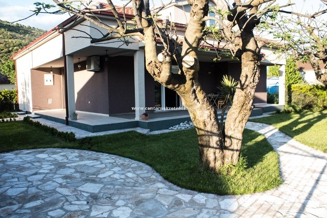 Prodaja, kuća 180m2, Tološi, Podgorica