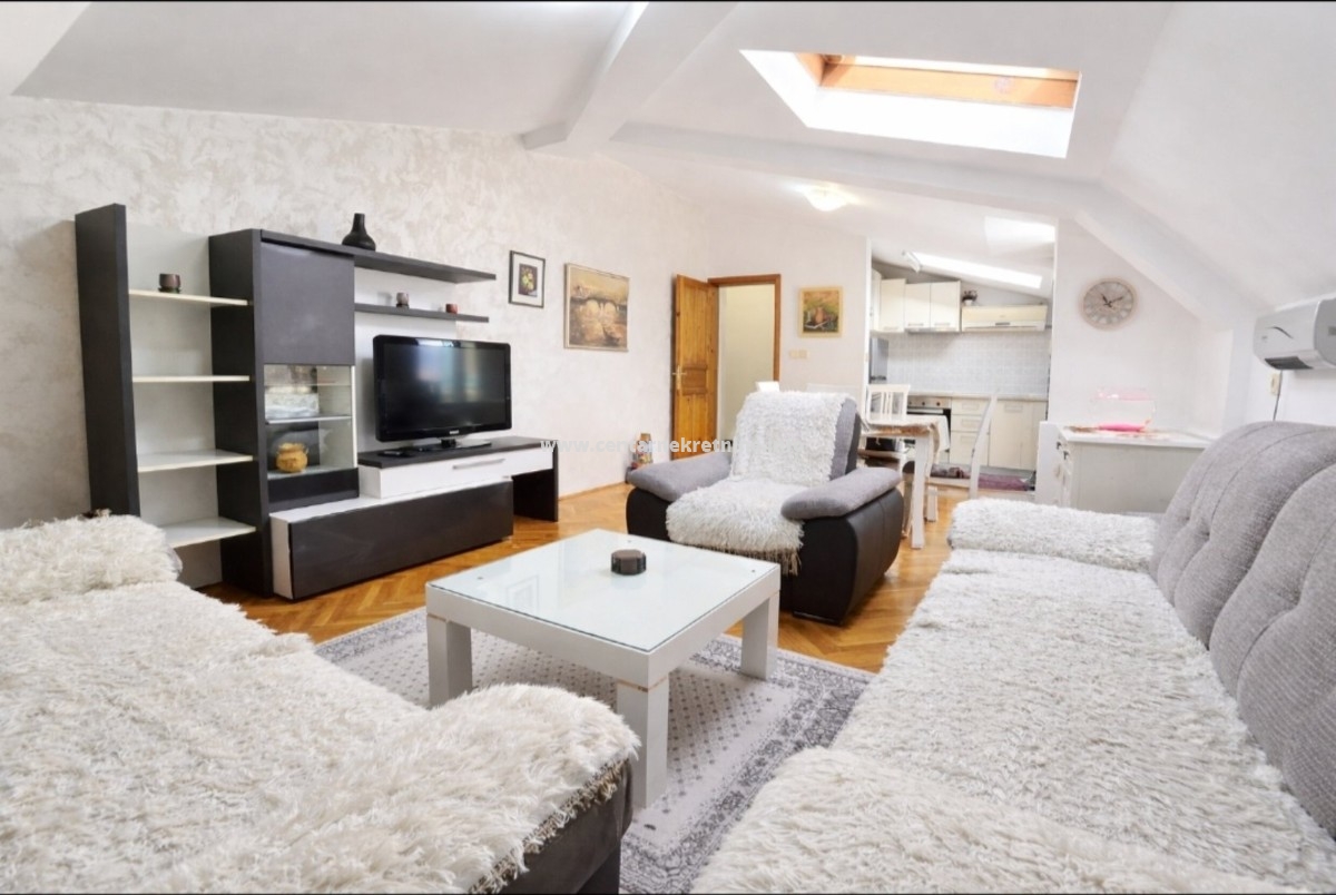 Prodaja, dvosoban stan 77m2, Ljubović, Podgorica