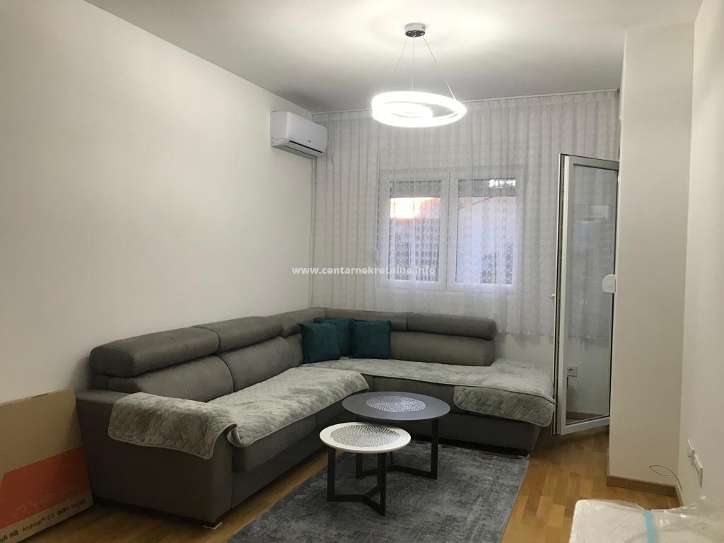 Izdavanje, jednosoban stan 46m2, Stari aerodrom, Podgorica