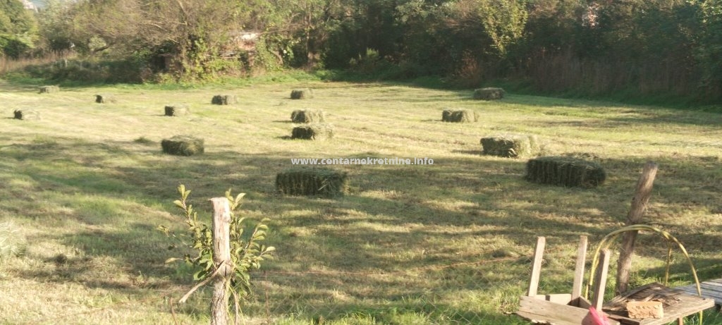 Prodaja, zemljište 2.400m2, Spuž, Danilovgrad