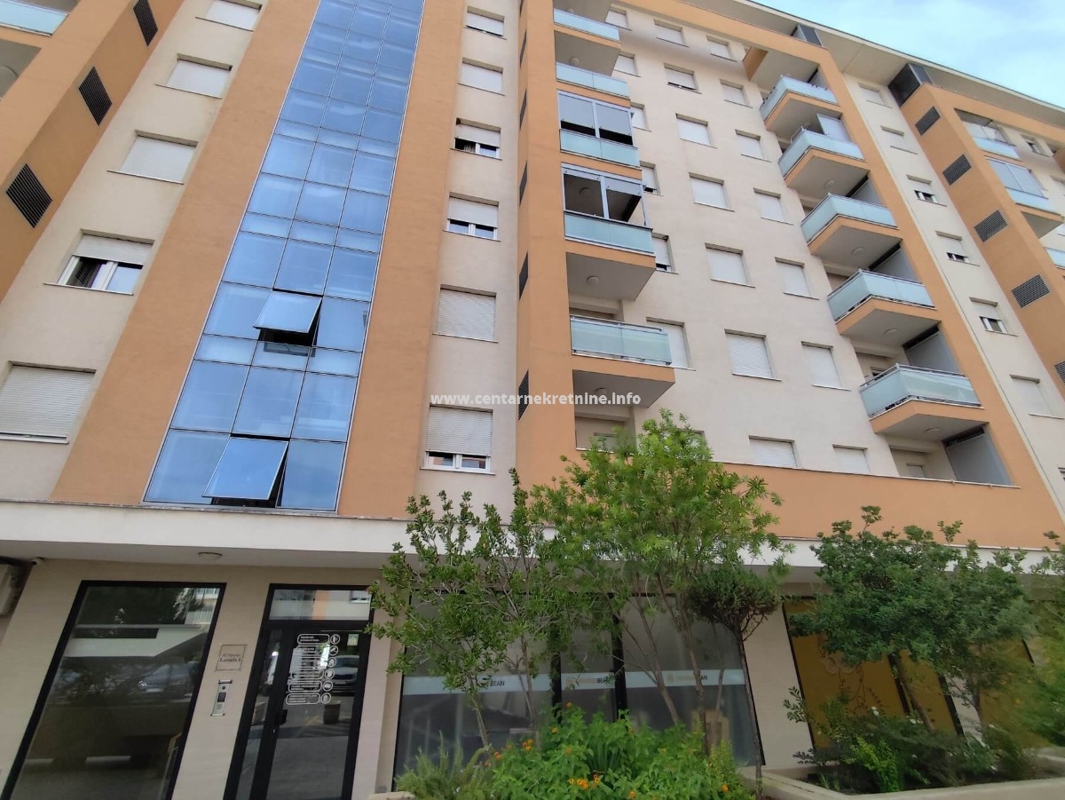 Prodaja, poslovni prostor 95m2, City kej, Podgorica