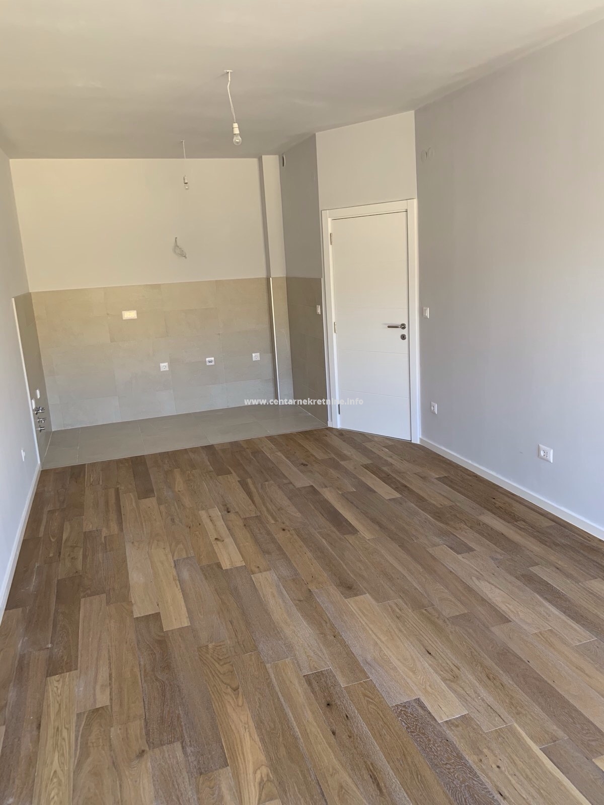 Izdavanje, jednosoban stan 42m2, Centar, Podgorica