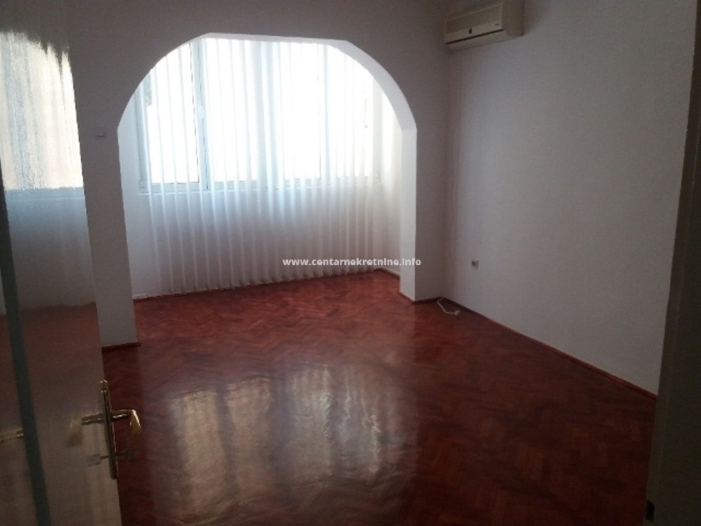 Izdavanja, poslovni prostor, 40m2,Centar, Podgorica