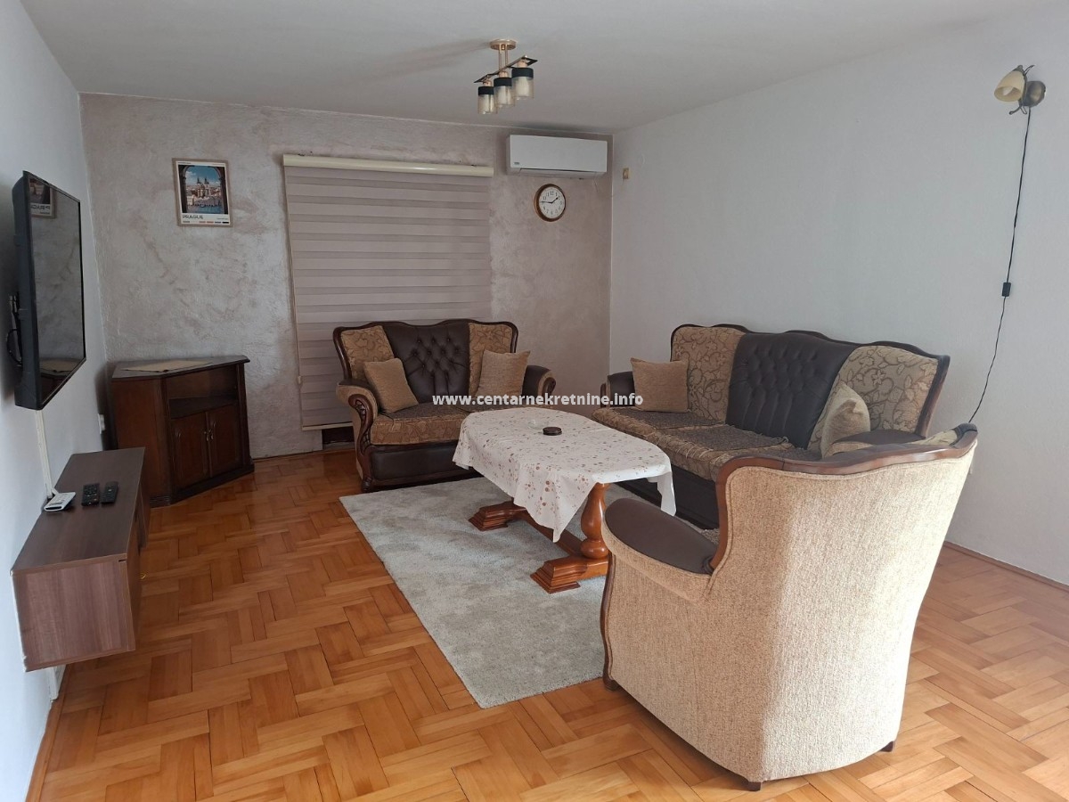 Izdavanje, trosoban stan u kući 120m2, Zlatica, Podgorica